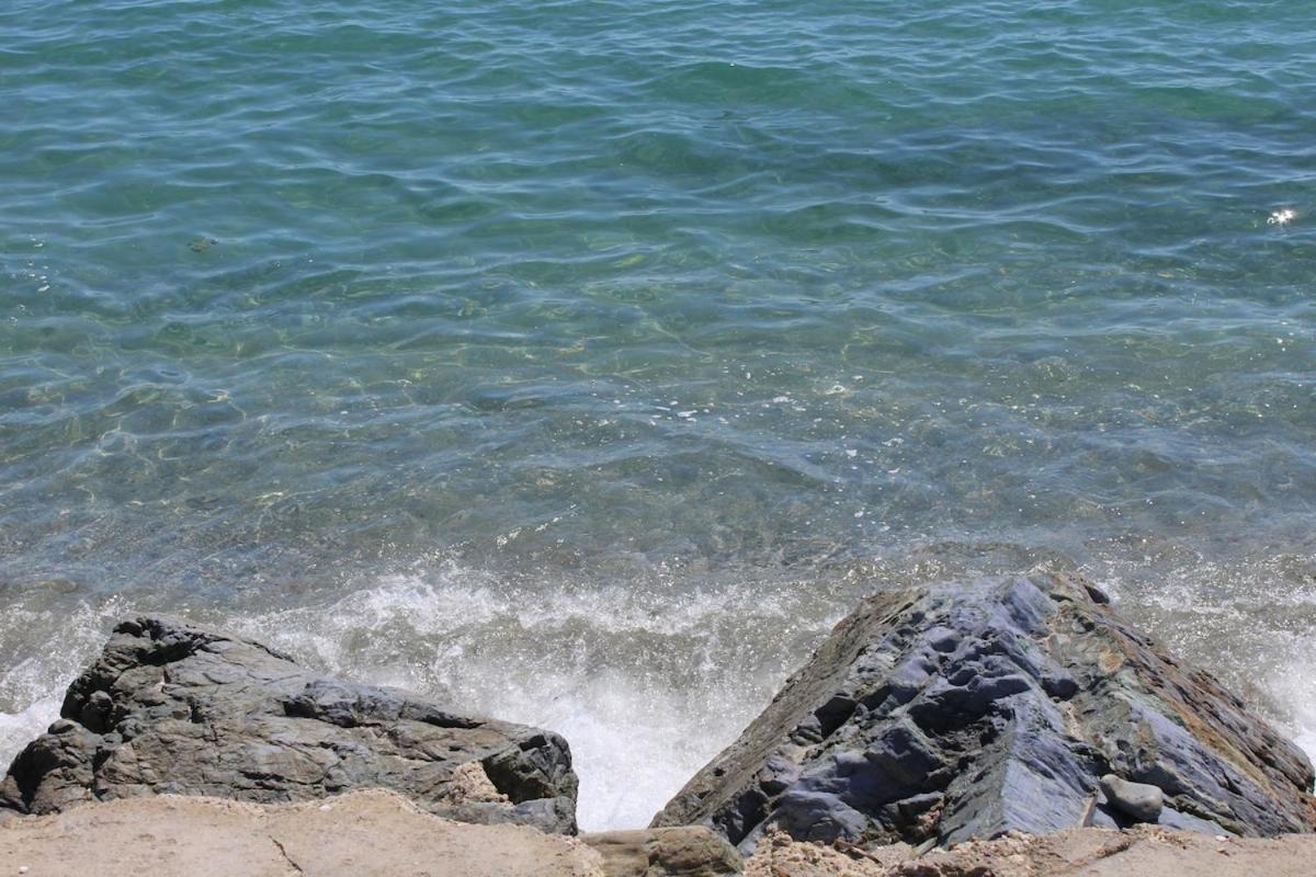 Bord de mer, pieds dans l'eau, vue panoramique Villa San-Nicolao Ngoại thất bức ảnh